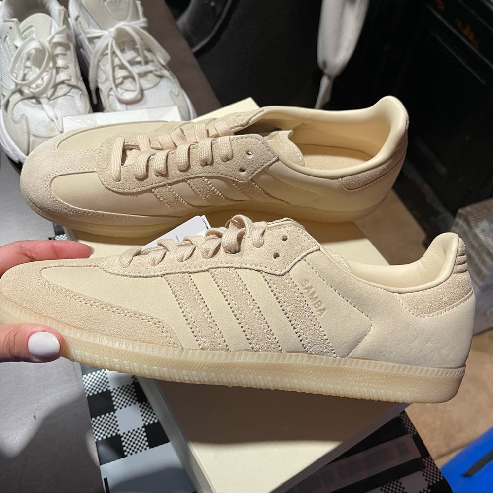 adidas Samba Sneakers in Beige - Picture 4 of 8
